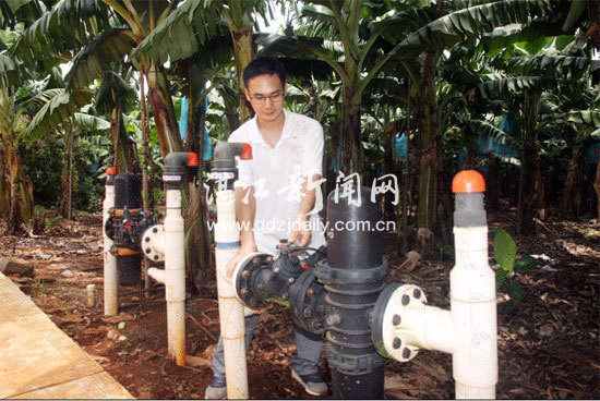 一机多用果园管理机械,一机操控多架无人机