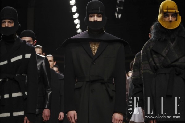 寰堟悶绗戠殑浜轰竴鐪嬪埌灏辩瑧,鐪嬭捣鏉ュ緢鎼炵瑧鐨勫鍥戒汉