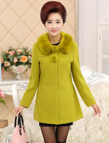 咱就一个妈，快把保暖的衣服送给她！