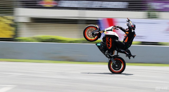 周末别宅啦快来看泛珠赛车节第一天的精彩花絮