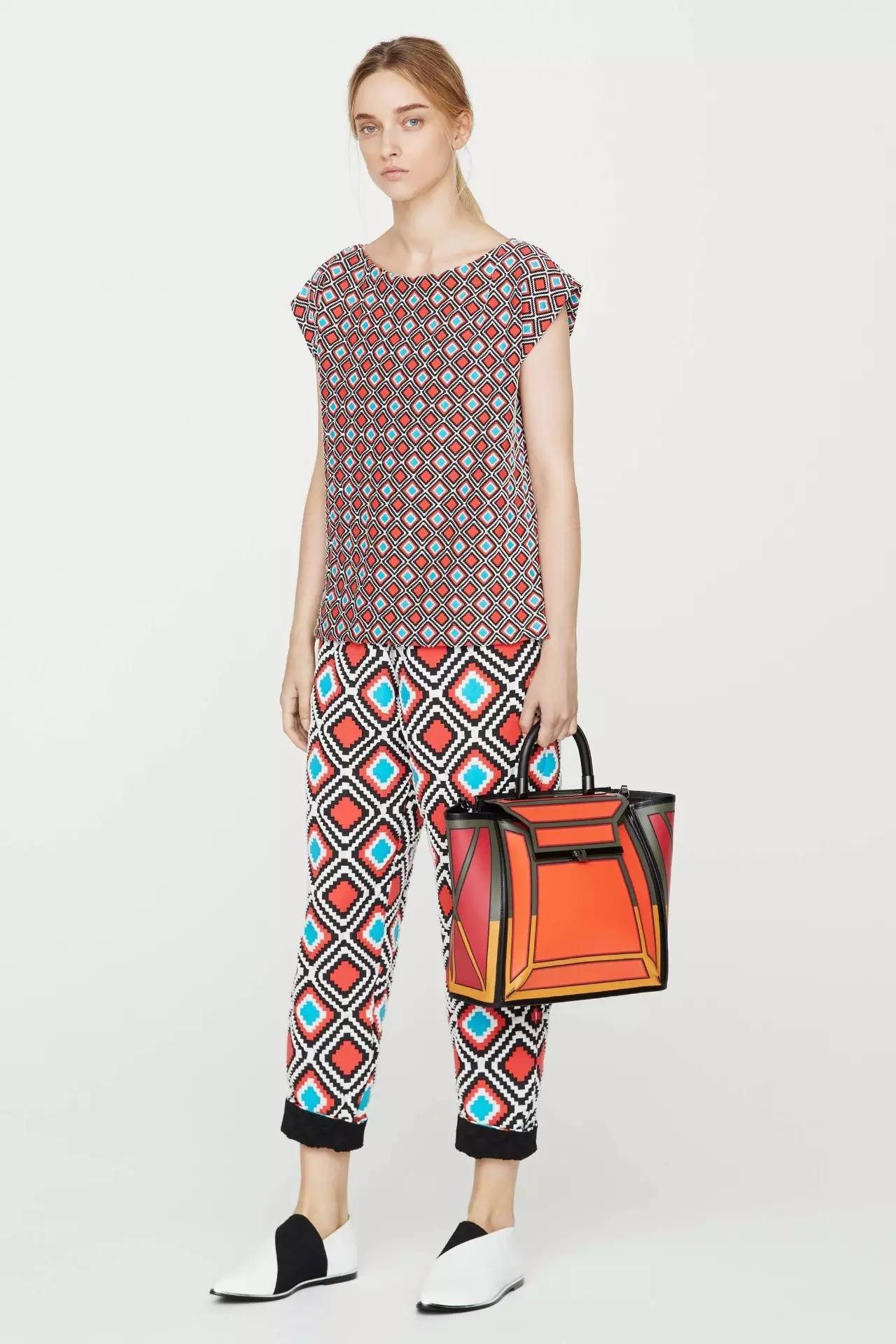 市场动态|IsseyMiyake2017早春系列，三宅褶皱，最低调的热卖元素！