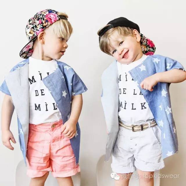 可爱又好看的双胞胎穿搭,双胞胎出门这样穿回头率超高