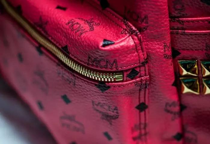 新款mcm双肩包樱花粉,剁手党好物分享