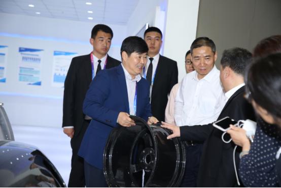 材料科技领域最新进展,康得复材和康得新是什么关系