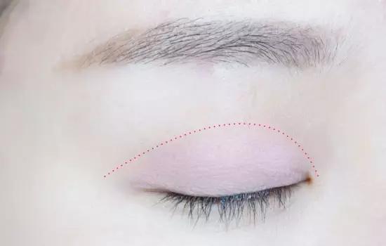 如何学会韩国妆容,韩国可爱眼妆画法图片