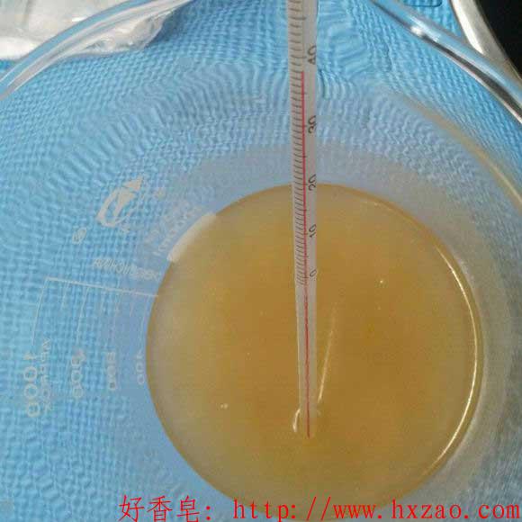 怎么做有颜色的蚕丝皂,蚕丝手工皂制作教程