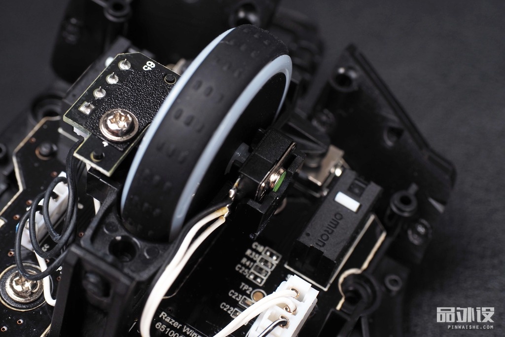 雷蛇那伽梵蛇六芒星背光灯不亮,雷蛇巴塞利斯蛇v2鼠标测评