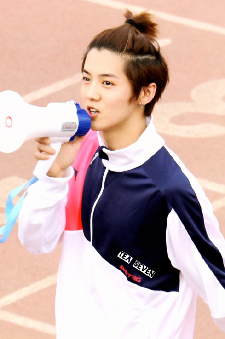 鹿晗狂秀说唱,鹿晗球技合集