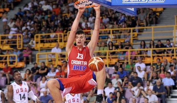 在佩尔顿的数据模型中，选周琦是今年最大的抢劫