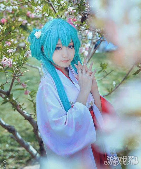 初音miku星与雪的公主cosplay,cosplay初音黑长辫子