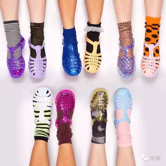 想在夏天吃冰果冻,夏天吃果冻甜甜的那种感觉