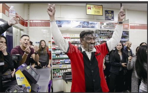 5.65亿彩票巨奖得主2011年,美国一彩民独享16亿美元彩票头奖