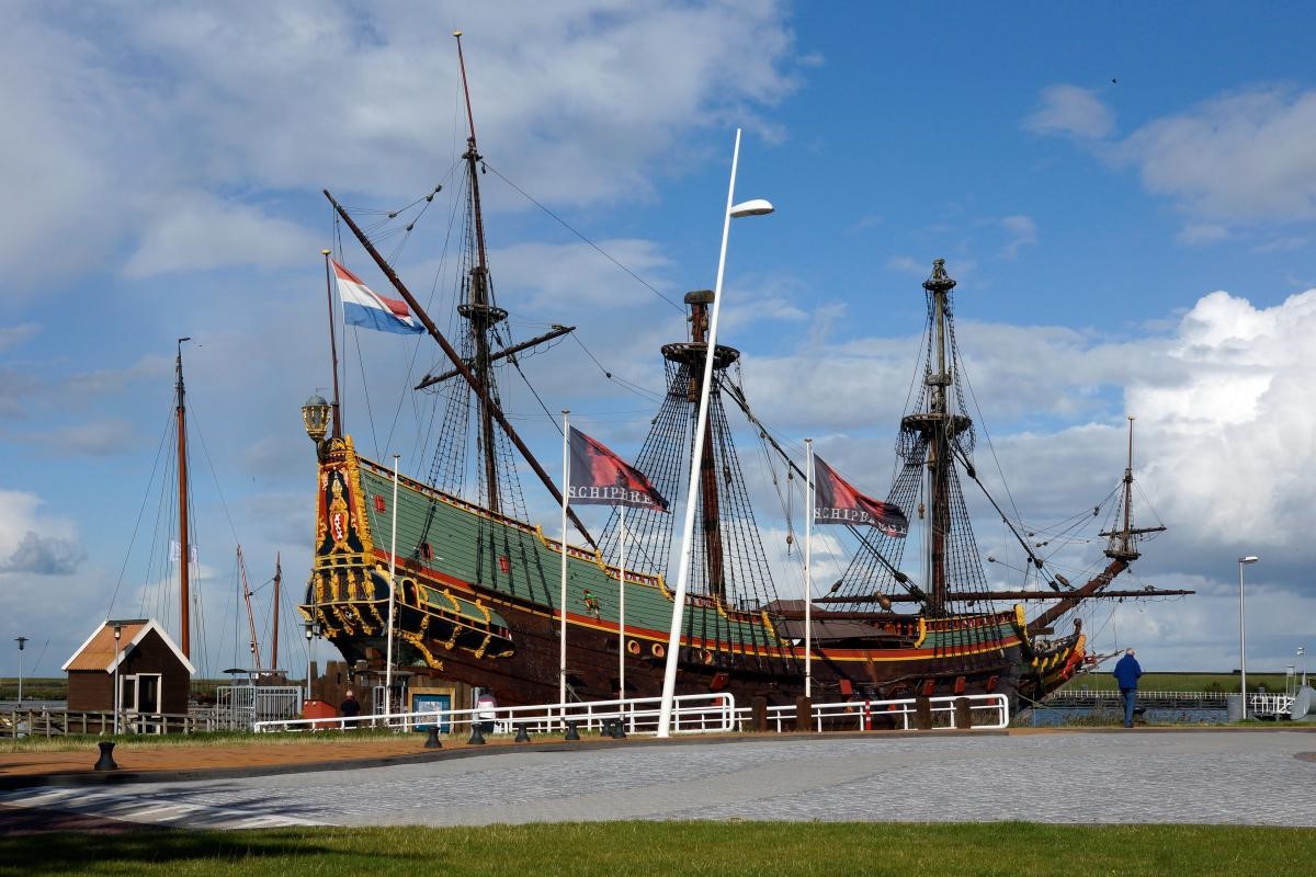 荷兰打折村什么时候开始打折,揭秘荷兰黑历史