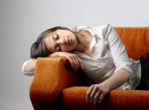 如何判断中暑的症状,中暑呕吐的症状及治疗方法