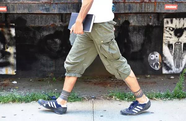 潮男简单短裤,夏日短裤该怎么搭