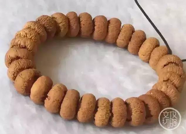 老婆和妈掉水里先救谁正确答案,媳妇和孩子掉水里先救谁最佳答案