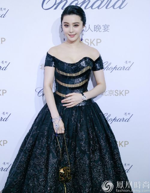 袁姗姗三个动作练马甲线,袁姗姗齐肩发型