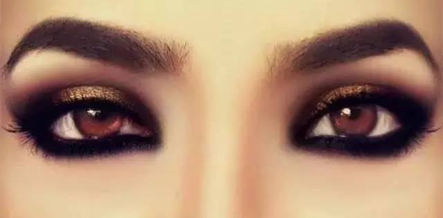 渣男约会让美女买单,渣男约会故意让女人买单