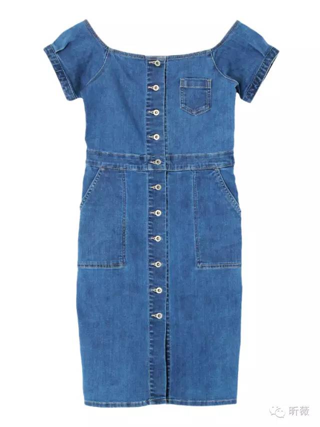 满大街的一排扣子是怎么回事？！