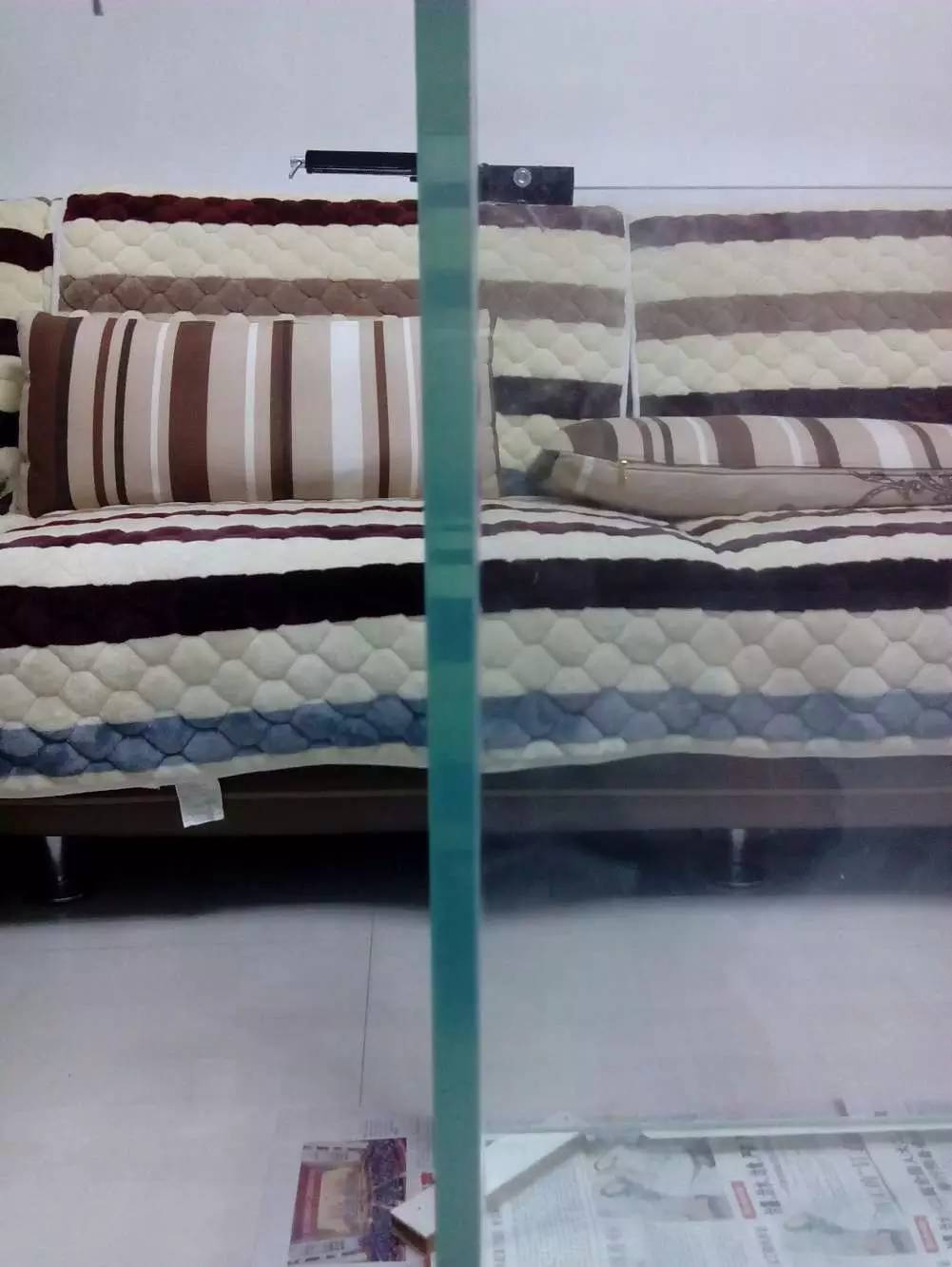 没养鱼有油膜,没养鱼只是在岸上走