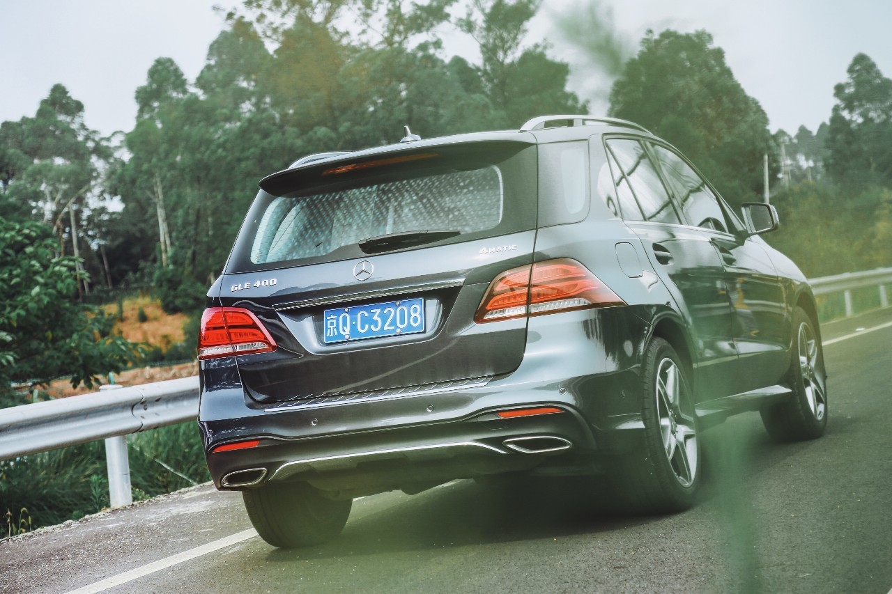 奔驰gle4004matic轿跑试驾,最新款奔驰gle400试驾