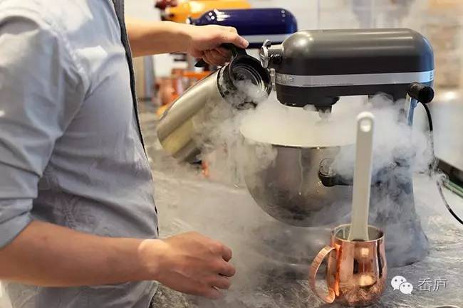 液氮仙气冰淇淋,这才是最正宗的液氮冰淇淋