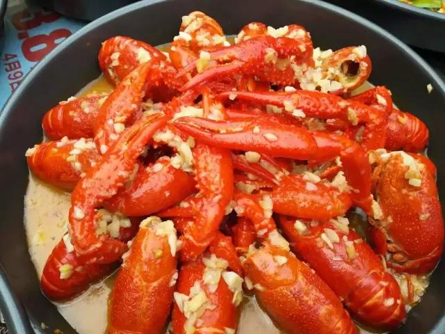 同样一家店，别人排成“葛优瘫”，我们吃到嗨翻天！