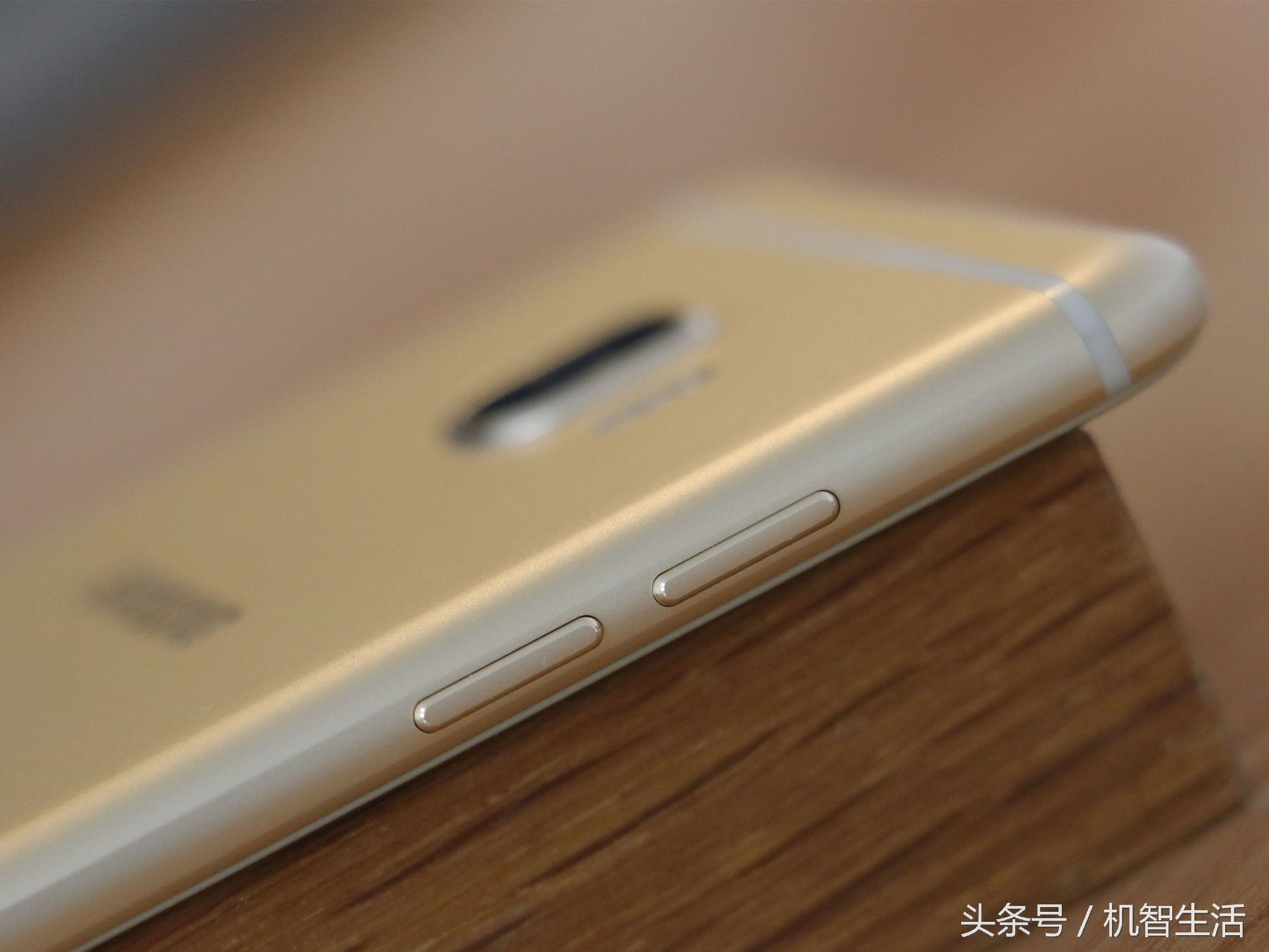 三星galaxyc7当年卖多少钱,三星c7最新评测视频