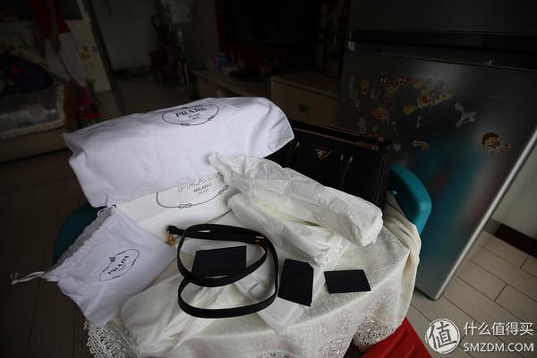 拎PRADA的小恶魔 — 三亚免税店购入 PRADA 普拉达
