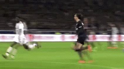 c罗和伊布的经典之战世界杯,2014年c罗击败伊布