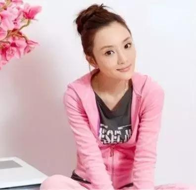 天鹅绒运动服过时了吗,天鹅绒时尚运动服