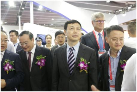 为了抢“天翼展”头条,酷派也是拼了