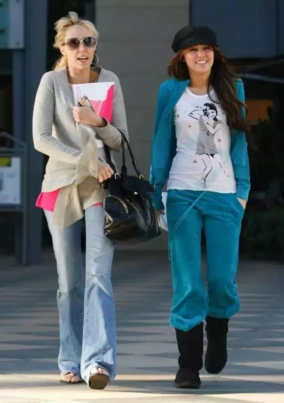 天鹅绒运动服过时了吗,天鹅绒时尚运动服