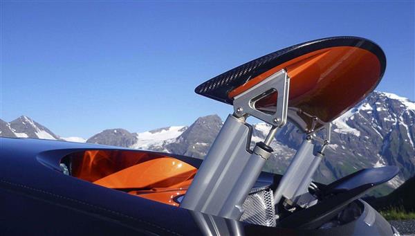 千万级电动超跑,超大尾翼自动升起的超跑