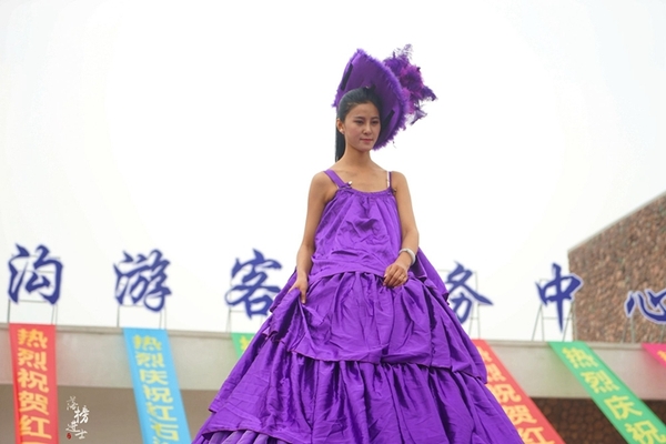 行走红石沟，入眼皆是画