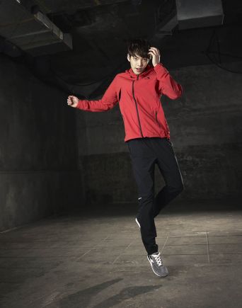 韩娱：宋仲基朴宝剑李钟硕金宇彬宋慧乔韩流巨星有这些逆天才艺