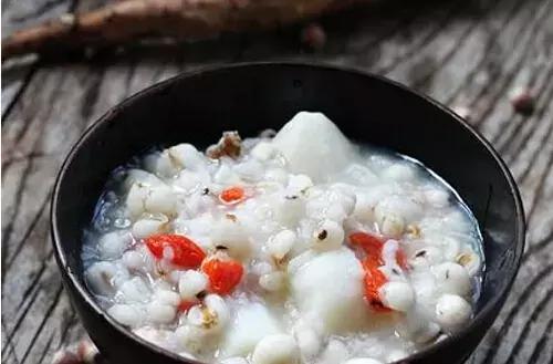 孕妇不想吃饭只想吃水果,孕妇不想吃饭应该吃点什么