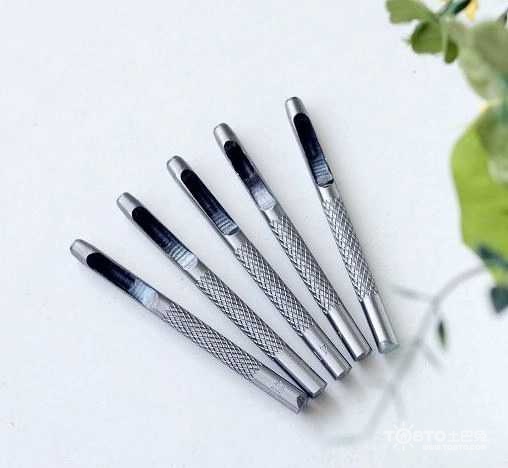 皮带打孔器怎么用视频,皮带打孔器的使用方法