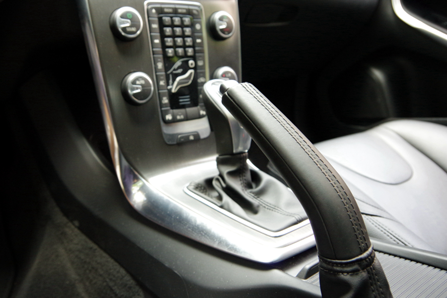 污！美女设计师竟然最喜欢V40的那个部位！