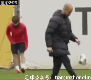 足坛教练秀球技,足坛温格名场面