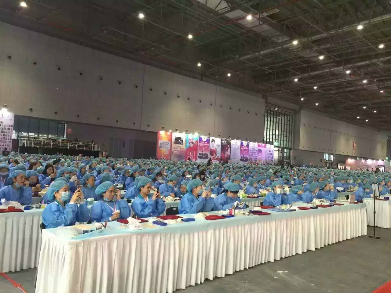 万人大赛完整版视频,世冠总决赛万人现场