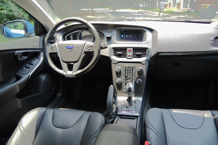 污！美女设计师竟然最喜欢V40的那个部位！