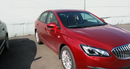 空间足够乘坐舒适,空间宽裕动力足够家用