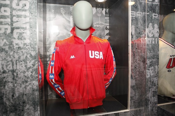 足球比赛首战告捷,2016年11月26日足球比赛