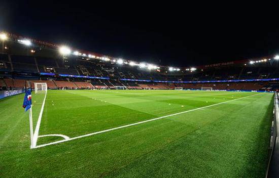 为了球员跑得欢,英国人已经和草坪死磕了80年