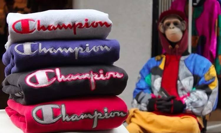 上千块的PALACE、GOSHA复古风单品，这店只需几分之一