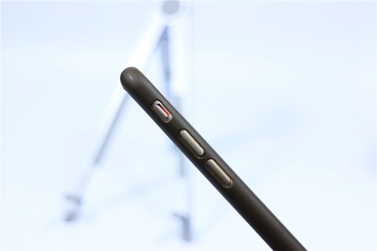 给苹果6装上6s的壳,苹果6s戴上智能壳