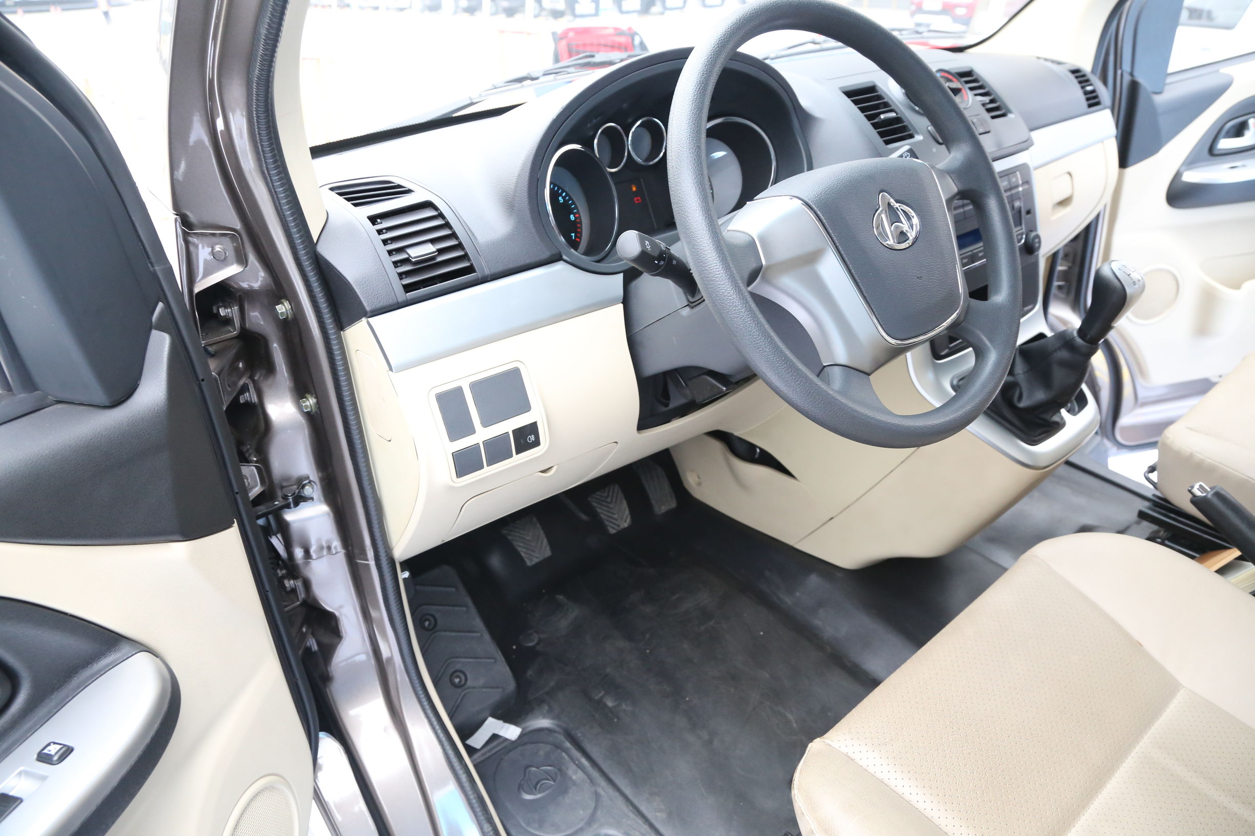 长安神骐最新款柴油版多少钱一辆,生了双胞胎儿子第一天