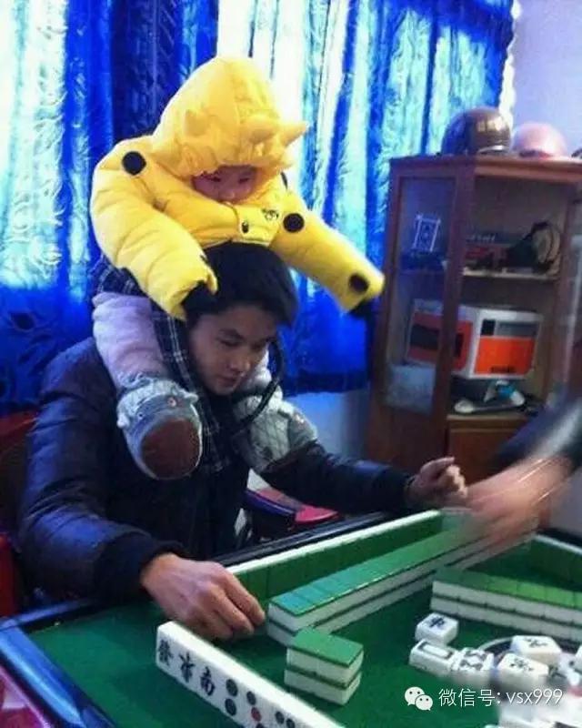 超内涵笑话第87期:萝莉有三好,柔体轻音易推倒