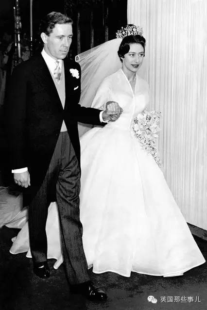 婚纱历史不过100多年，这些年那些令人惊艳的婚纱，你会对哪一款尖叫~